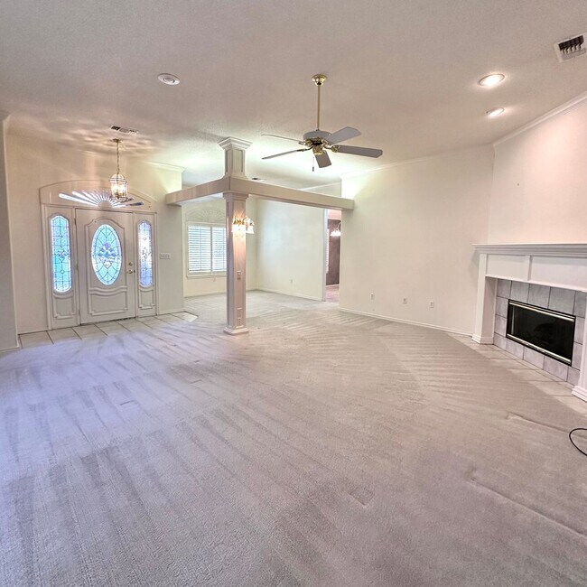 Foto del edificio - Gorgeous 3 Bedroom Home Located on Cul-De-...
