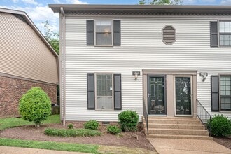 Building Photo - 5869 Brentwood Trace