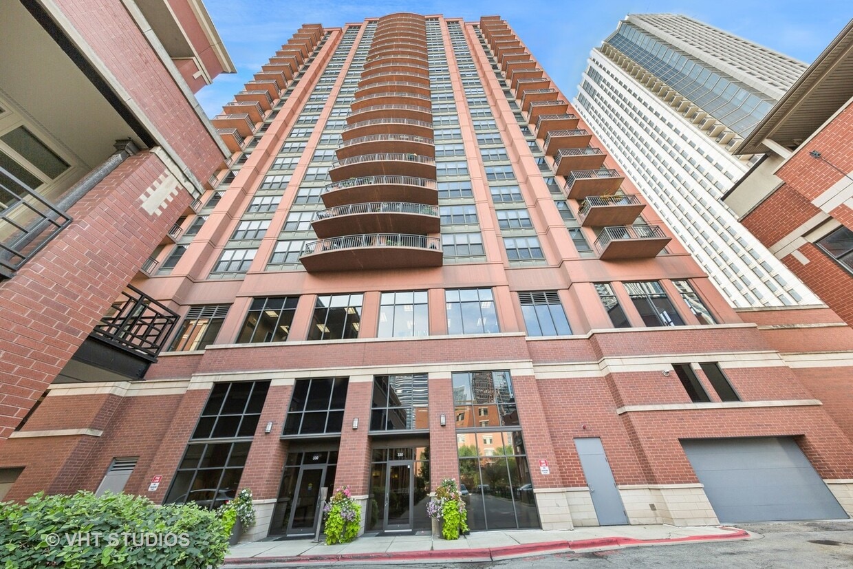 Foto principal - 330 N Jefferson St