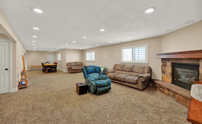 Building Photo - 1237 Spyglass Hl