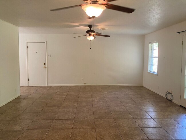 Foto del edificio - 3 BEDROOM, BELTON ISD