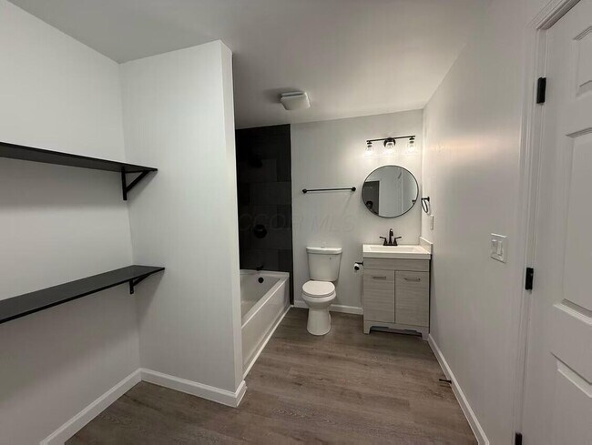 Foto del edificio - 5044 S Old 3C Hwy