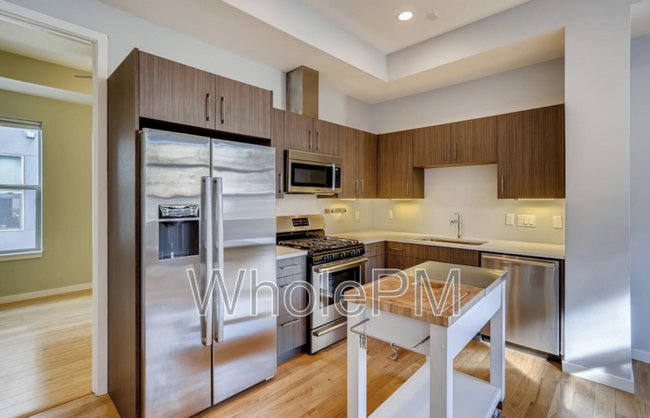Building Photo - 2331 Glenarm Pl