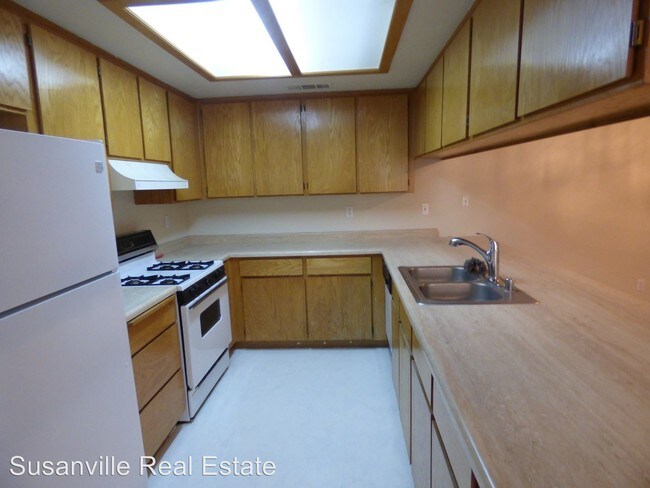 Building Photo - 3 br, 2 bath House - 550 Howard Ct - A