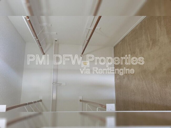 Foto del edificio - 822 Kipling Dr
