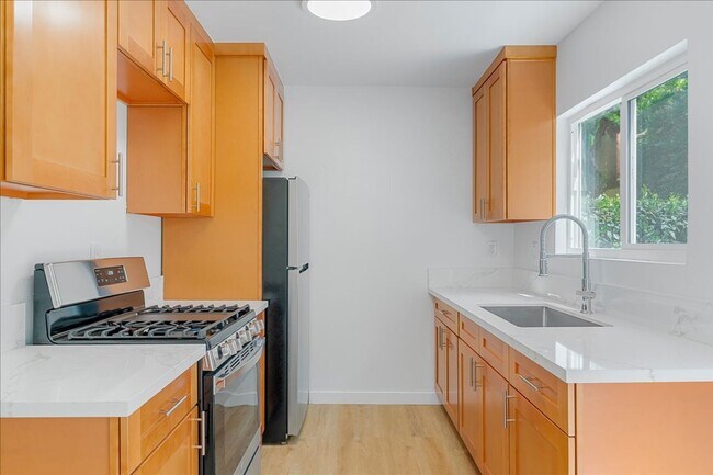 Foto del edificio - 3528 2nd St