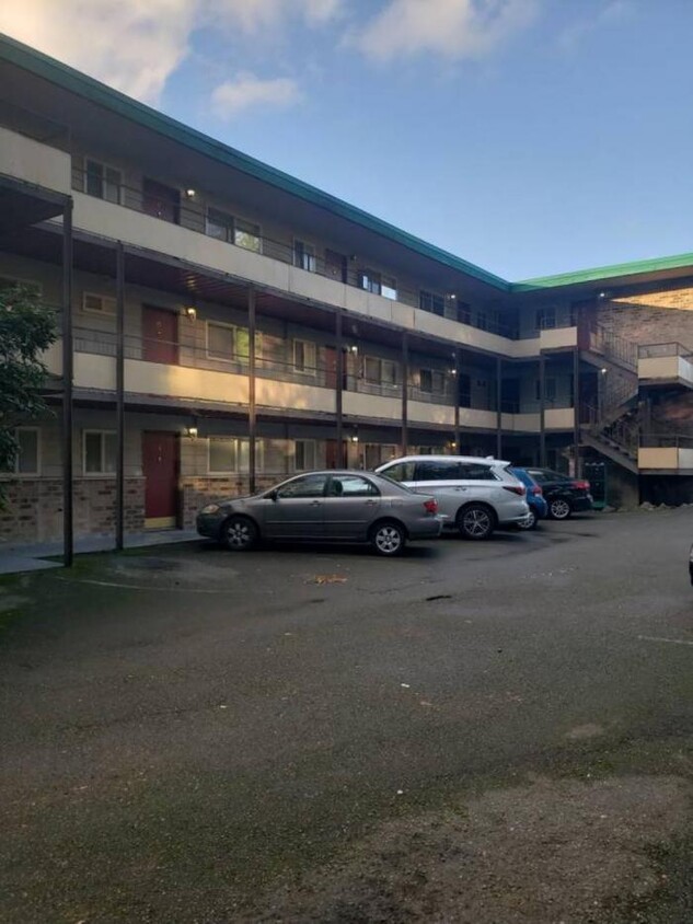Primary Photo - 1 bedroom in Mercer Island WA 98040