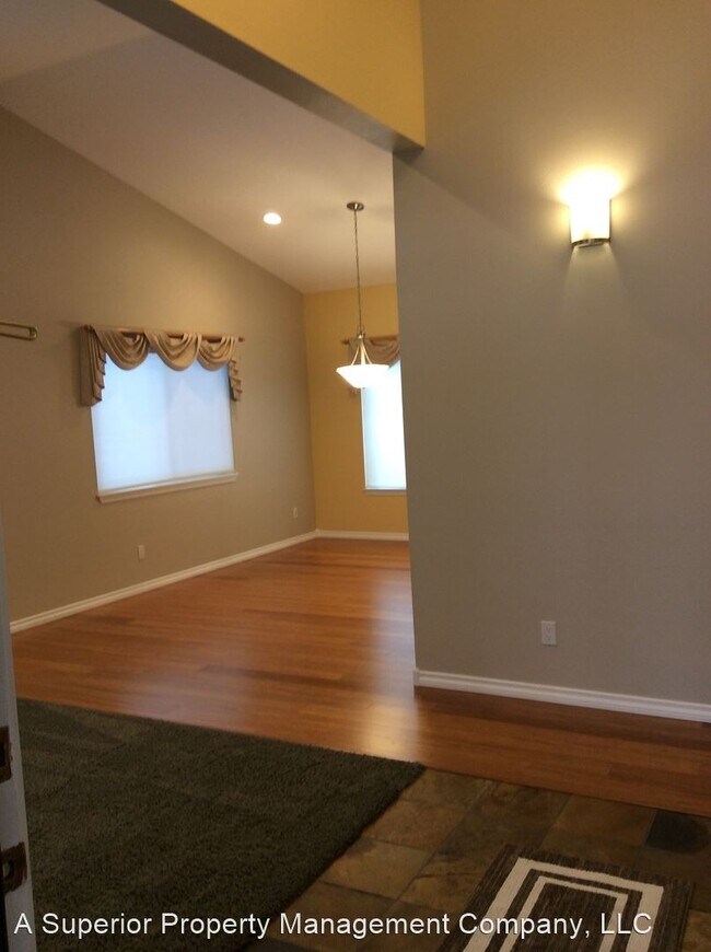 Building Photo - 1169 NW Redfield Cir
