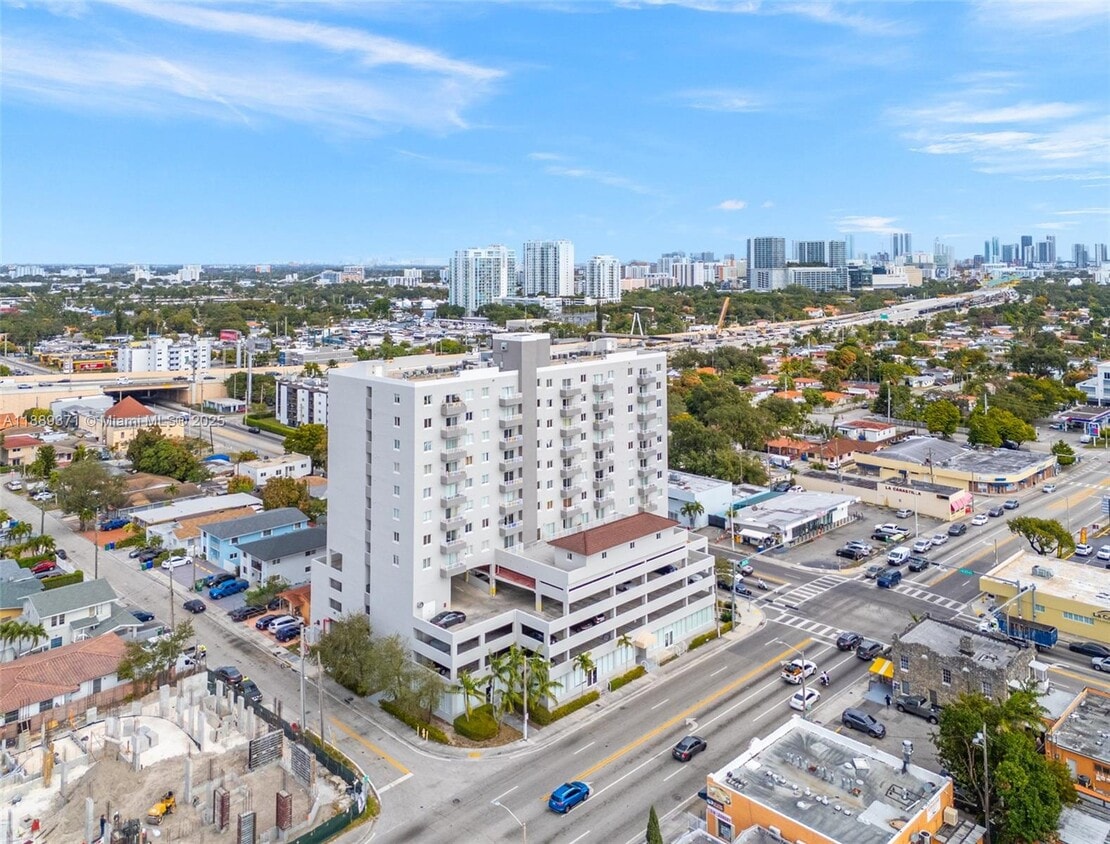 Foto del edificio - 2217 NW 7th St