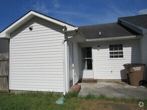 Building Photo - 108 Live Oak Ct