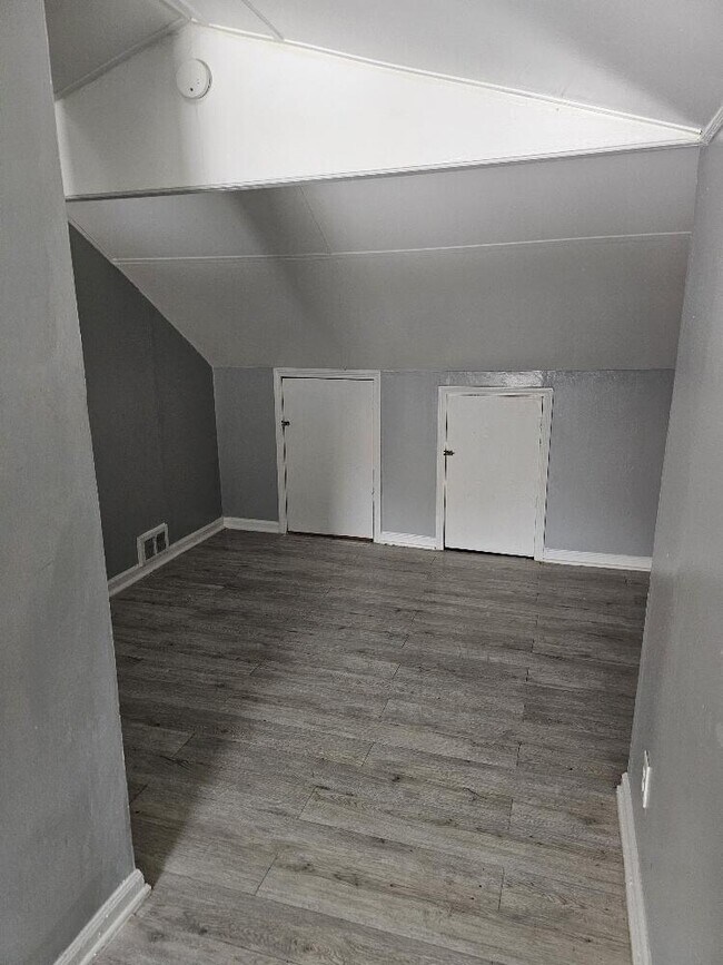 Foto del edificio - 16505 Stansbury Ave