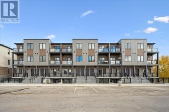 Building Photo - 940 St David St N