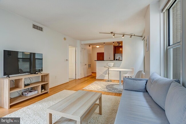 915 E Street NW Unit 1001 - 915 E Street NW Unit 1001 Apartment