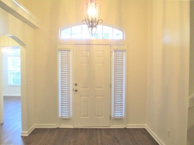 Foto del edificio - 807 Hickory Knolls Dr