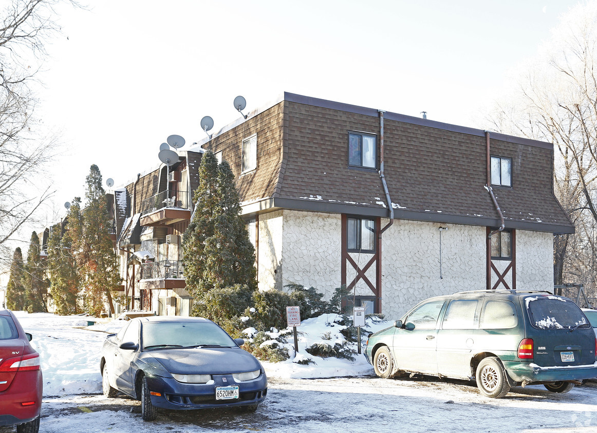 7750 Silver Lake Rd - Silver Lake Town Homes