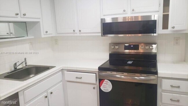 Foto del edificio - 1 br, 1.5 bath Condo - 3215 S Ocean Blvd A...