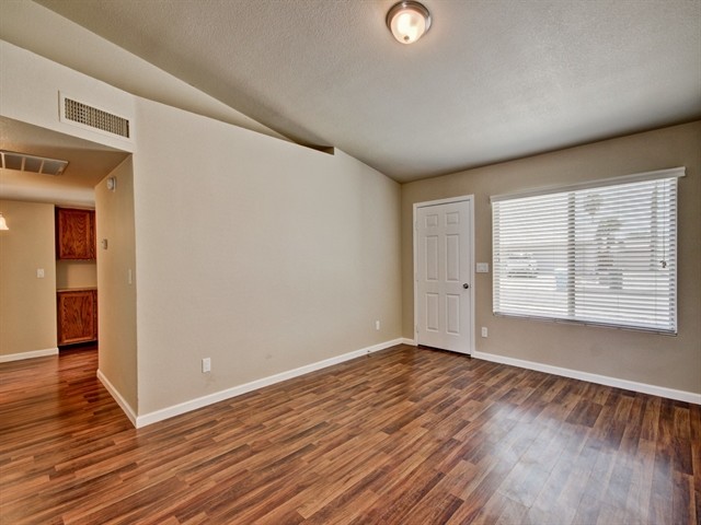 Building Photo - 10930 W Montecito Avenue