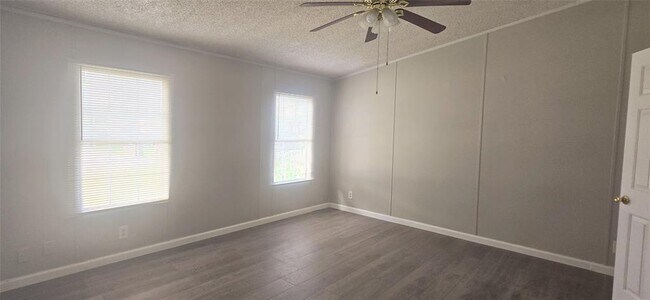 Foto del edificio - 16886 W Lynbrook