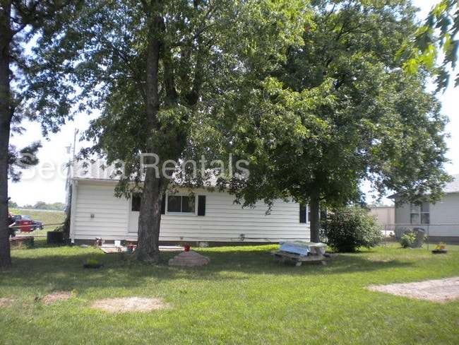 Building Photo - 100 Dundee Ave