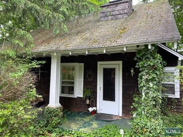 Primary Photo - 19 Elm St