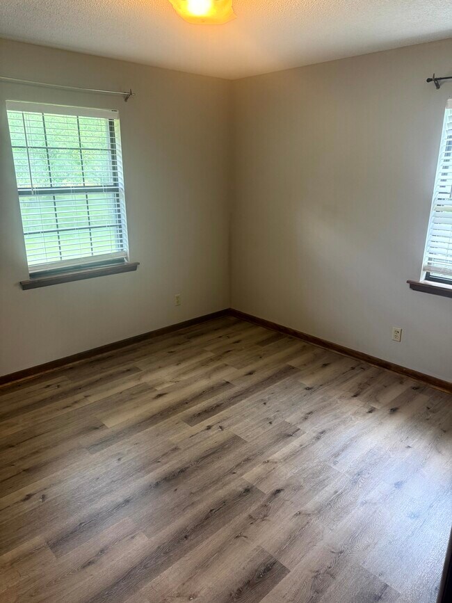 Building Photo - 105 Rabun Ave