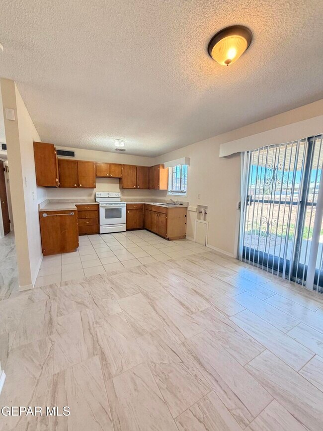 Foto del edificio - 5726 Waycross Ave