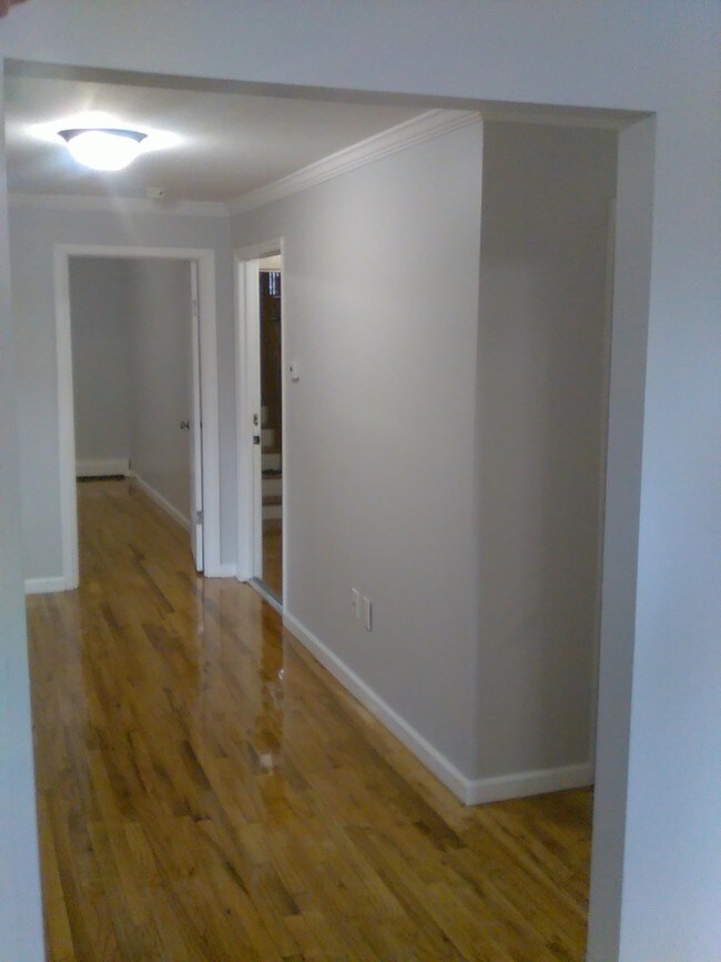 Building Photo - 3960 Bell Ave
