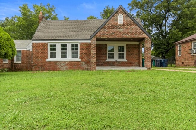 Building Photo - 2045 NE 17th St