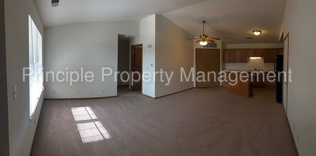 Building Photo - 1401 W Covington Ct