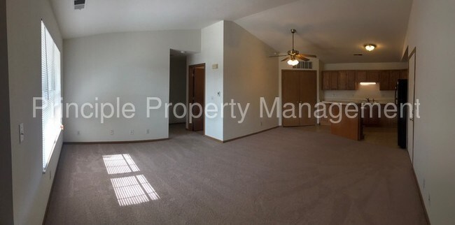 Foto del edificio - 1401 W Covington Ct