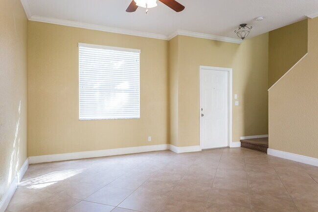 Building Photo - 900 NW 126th Ave