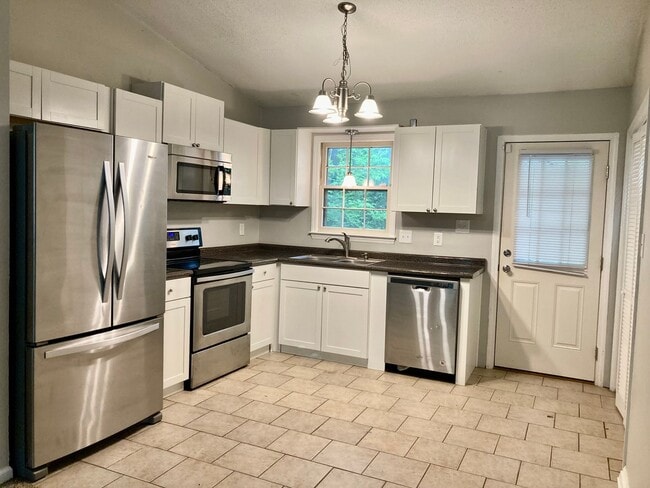 Building Photo - 2 Bed 2 Bath Duplex for Rent