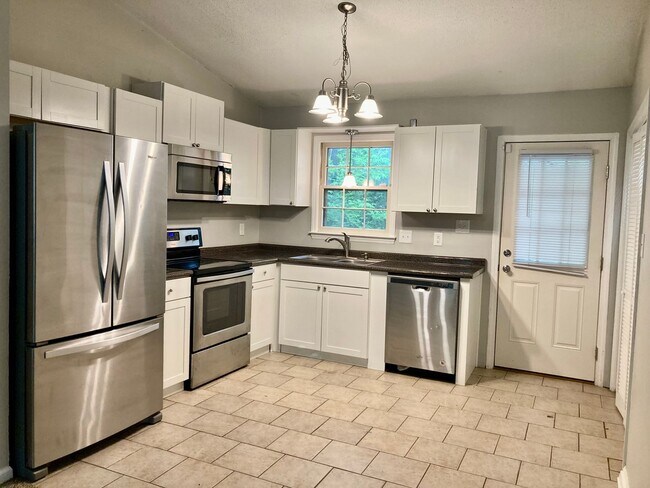 Foto del edificio - 2 Bed 2 Bath Duplex for Rent