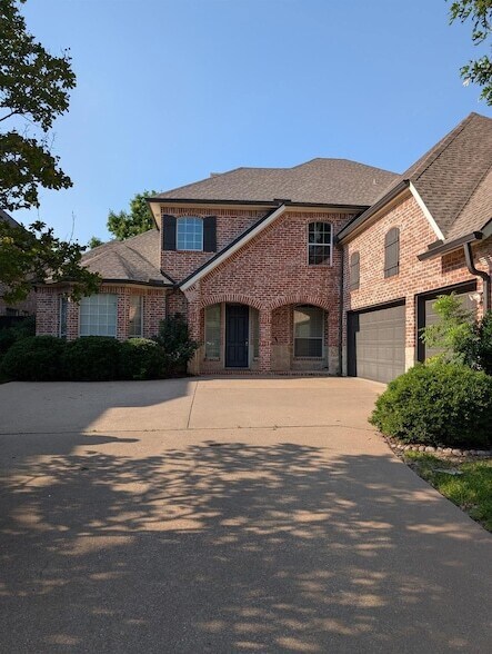 Foto del edificio - 15702 Crown Cove Ln
