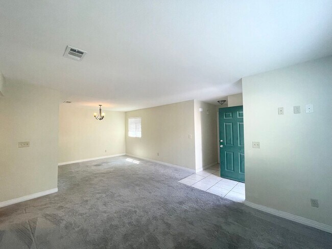 Building Photo - Cozy 2-bedroom condo