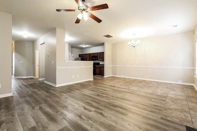Building Photo - 6450 Splitpine Ct