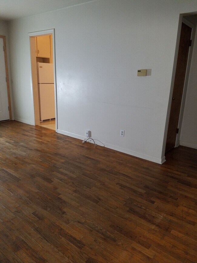 Building Photo - 515 N Hagadorn Rd