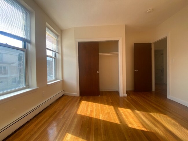 Foto del edificio - One bed on MBTA GL-B @ Packard's Corner