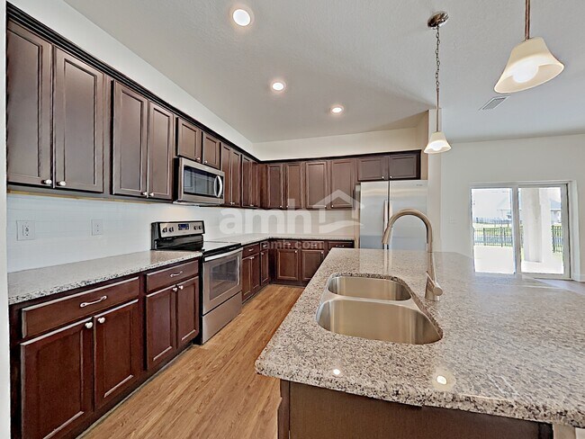 Foto del edificio - 322 Pine Terrace Dr