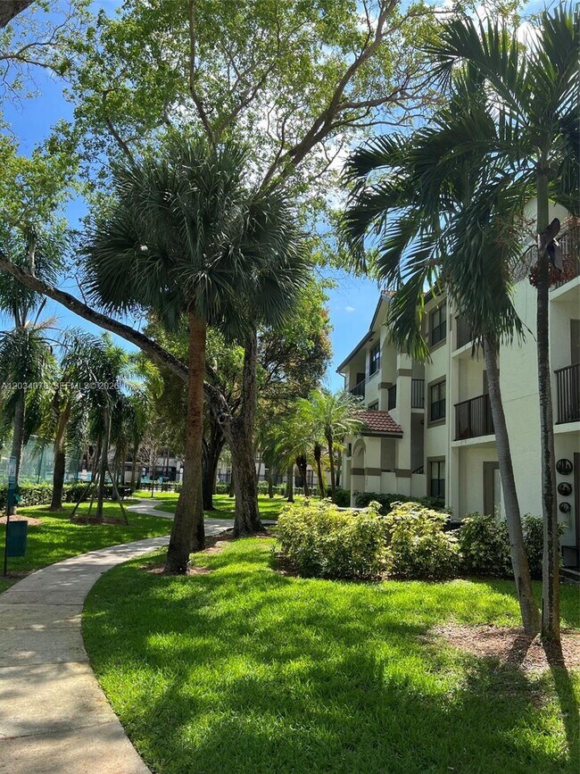 Foto del edificio - 550 S Park Rd