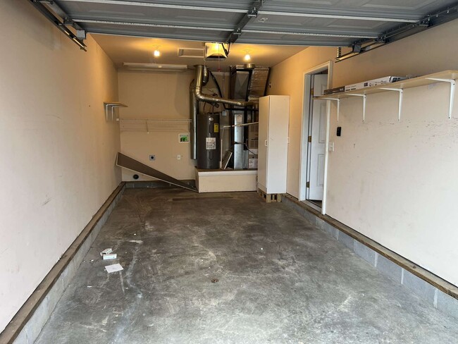 Building Photo - 2 bedroom 2 bathroom