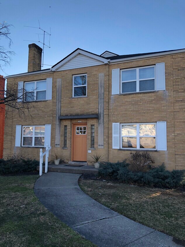Primary Photo - 3085 Glenmore Ave