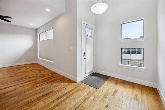 Foto del edificio - 4721 Caroline St