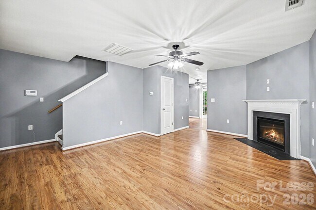 Building Photo - 4937 Broad Leaf Ct