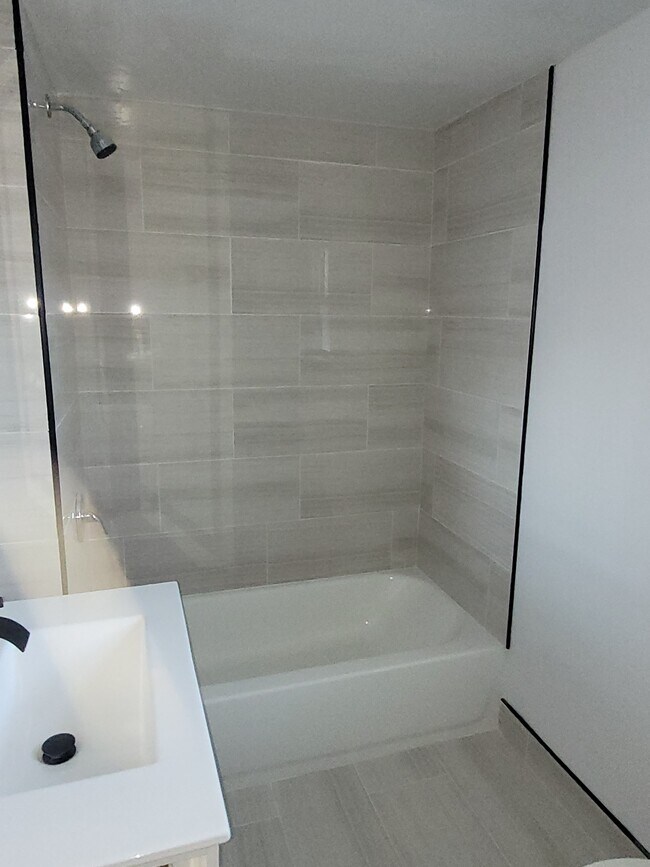 Foto del edificio - 76 Bedford St