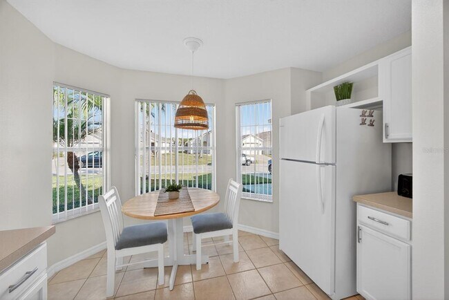 Foto del edificio - 355 High Point Dr