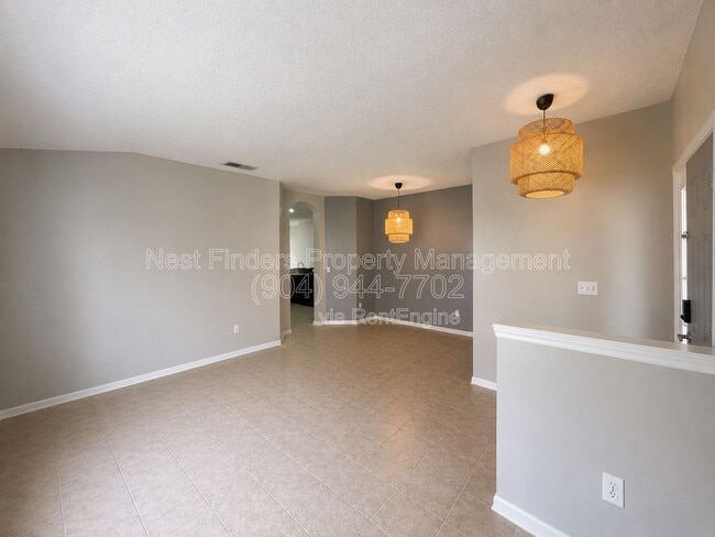 Foto del edificio - 14793 Falling Waters Dr