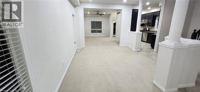 Photo du bâtiment - 276 Countrystone Crescent