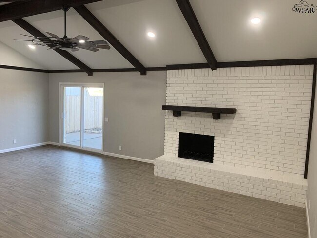 Building Photo - 5519 Briargrove Dr