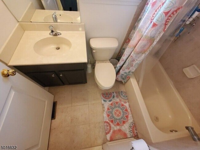 Full Bathroom #2 - 12 Alfred Ave